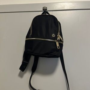Lululemon mini city commuter backpack never used
